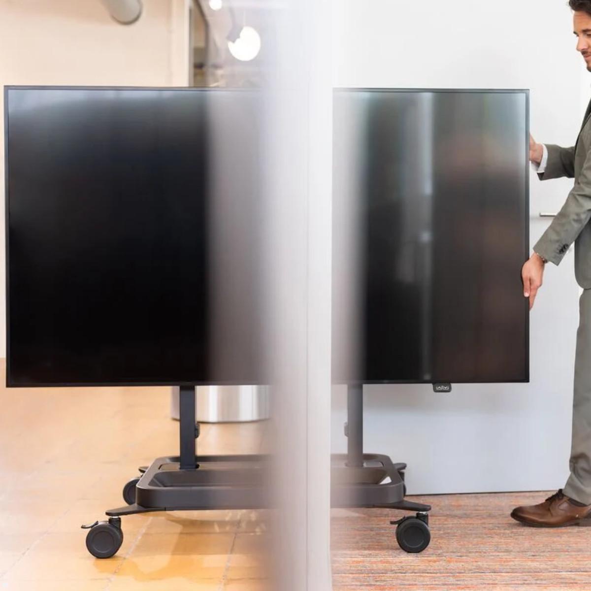 Vogels RISE 5305 mobiler elektrischer TV Ständer, 50 mm/s, Doppelrollen, Anwendungsbeispiel Vogels RISE 5305 mobiler elektrischer TV Ständer, 50 mm/s, Doppelrollen, Anwendungsbeispiel