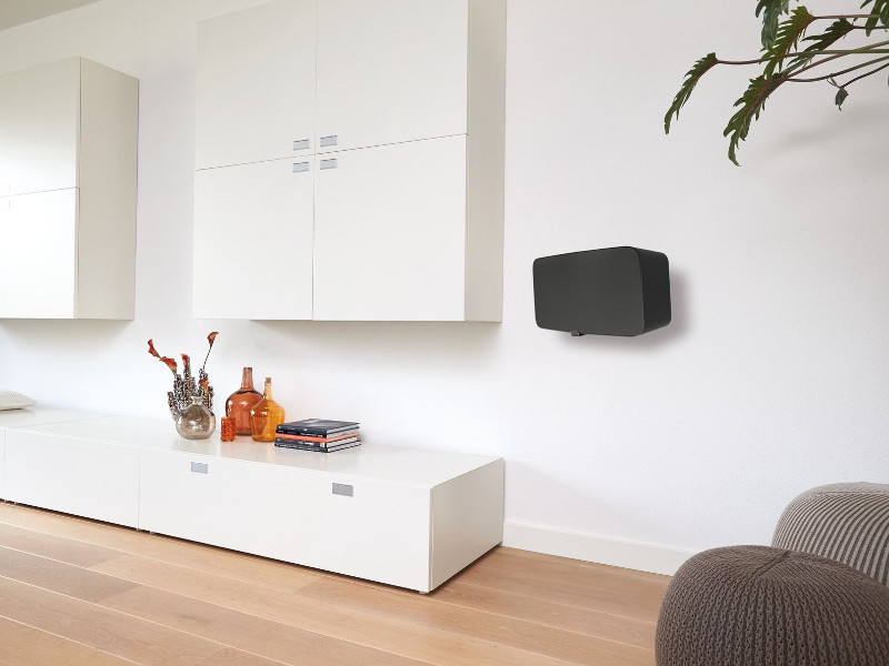 Vogels SOUND 3205 universal Lautsprecher Wandhalterung, schwarz Anwendungsbeispiel Vogels SOUND 3205 universal Lautsprecher Wandhalterung, schwarz Anwendungsbeispiel