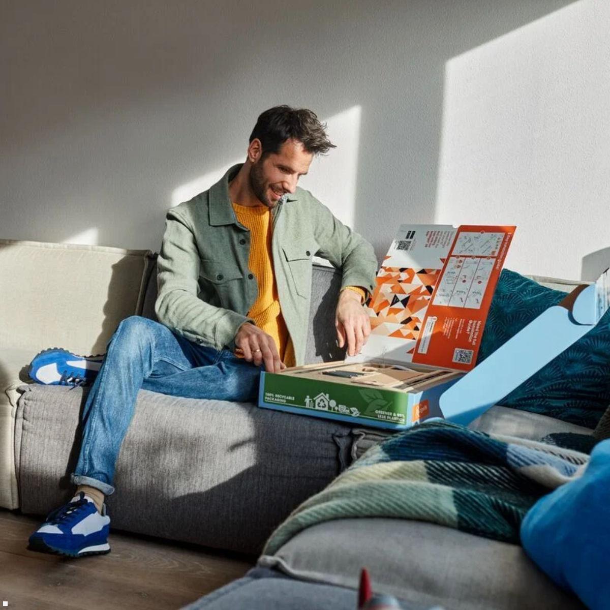 Vogels COMFORT TVM 3645W schwenkbare TV Wandhalterung 40-77 Zoll, weiß, Verpackung Vogels COMFORT TVM 3645W schwenkbare TV Wandhalterung 40-77 Zoll, weiß, Verpackung